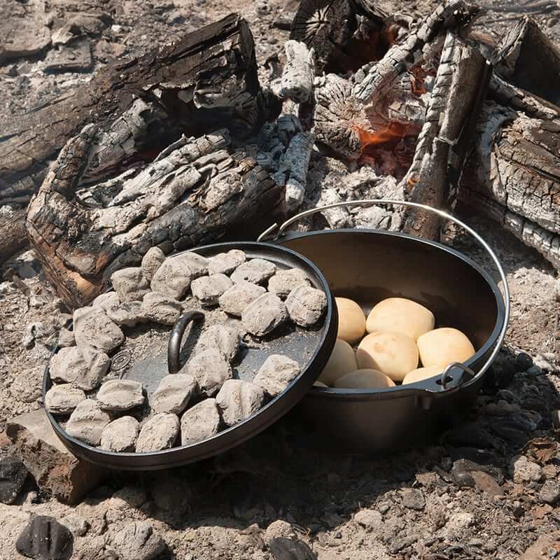 Lodge Cast Iron Camp Dutch Oven 